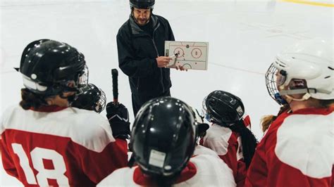how much do aaa hockey coaches make
